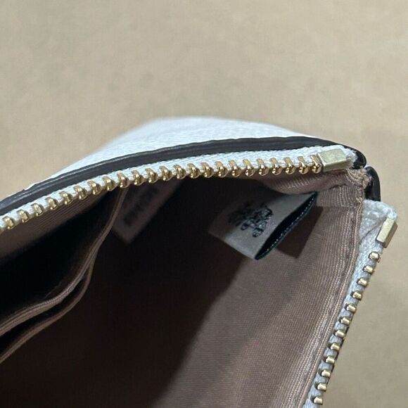 NWT COACH leather corner zip wristlet signature canvas wallet - Picture 7 of 11